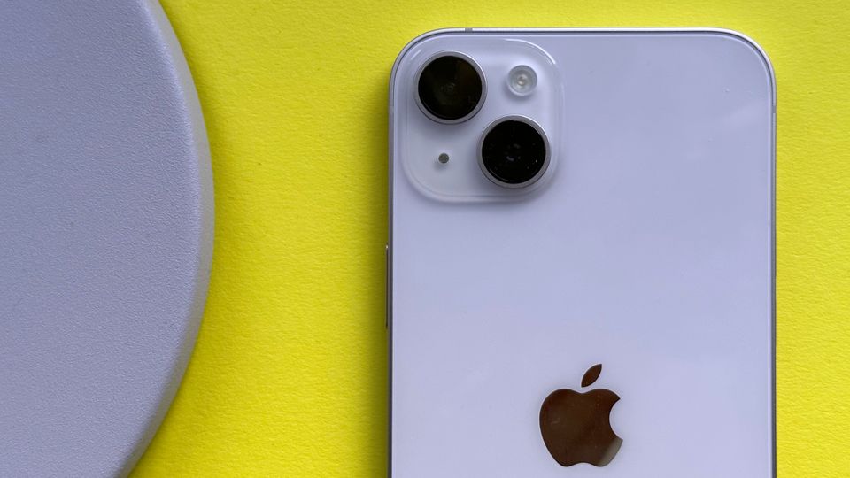 Pour l'iPhone 14 Plus, Apple mise également sur la combinaison éprouvée d'une caméra grand angle de 12 mégapixels comme caméra principale et d'une caméra ultra grand angle supplémentaire.
