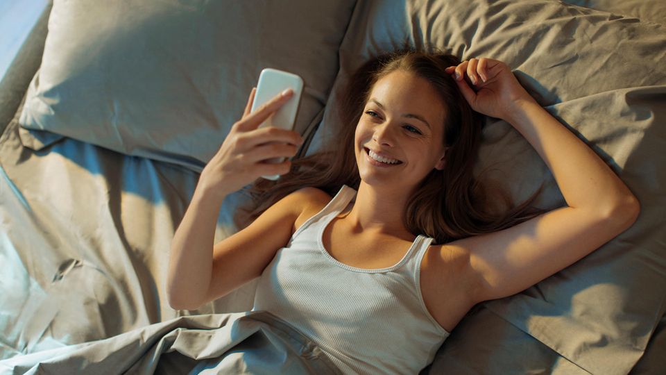 Les textes remplacent aujourd'hui le sourire, les mimiques et le langage corporel