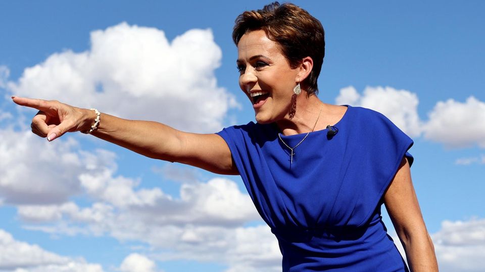 Kari Lake lors d'un meeting de campagne en Arizona