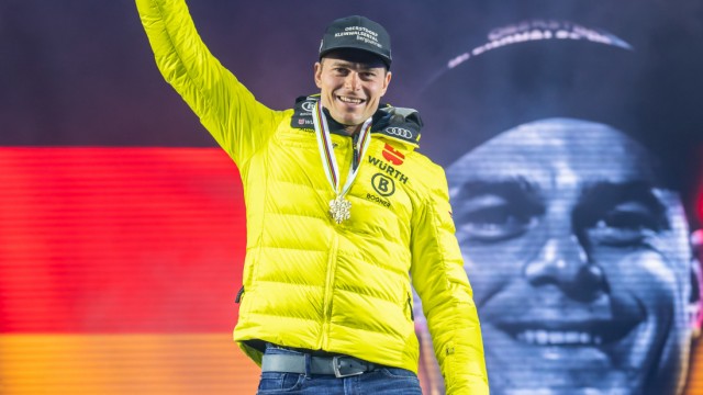 Championnats du monde de ski alpin : celui qui remporte l'or est rapidement gonflé à bloc pour atteindre la taille de survie - c'est aussi l'expérience du champion du monde de ski parallèle Alexander Schmid.